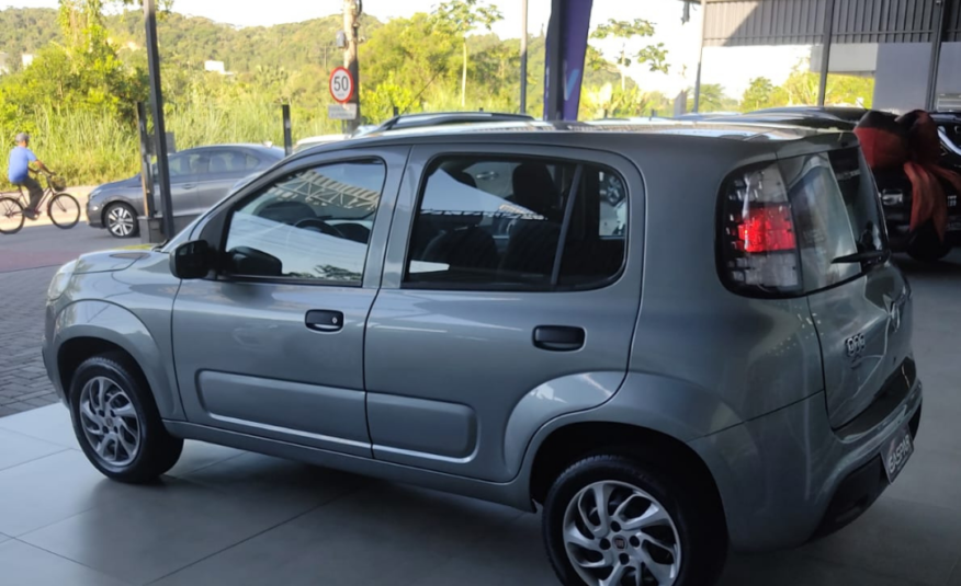 Fiat Uno Attractive 1.0 ano 2016