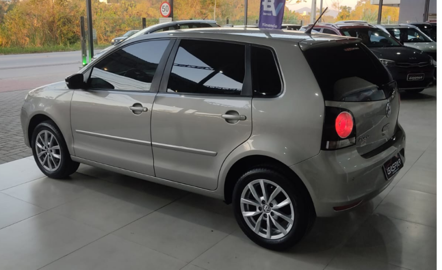 Volkswagen Polo 1.6 ano 2014 manual