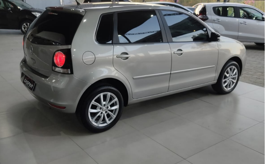 Volkswagen Polo 1.6 ano 2014 manual