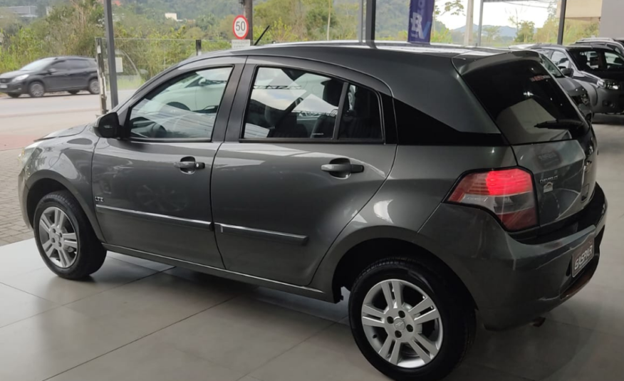 Chevrolet Agile LTZ 1.4 completo ano 2011