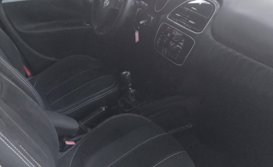 Fiat Punto Sporting 1.8 Manual ano 2013